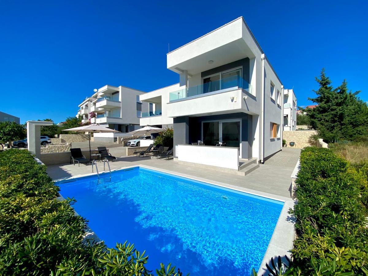 Fantasy Pool Villa Novalja Exterior photo